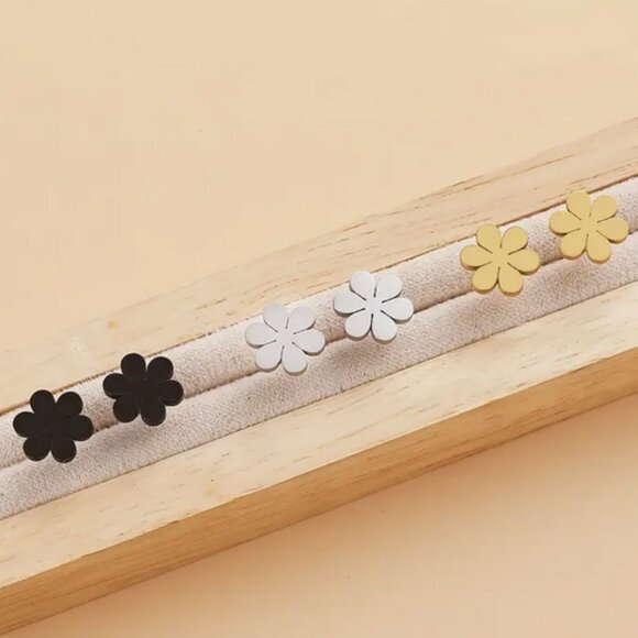 Simplistic Flower Stainless Steal Stud Earrings in Silver, Gold, or Black NWT - Picture 1 of 5